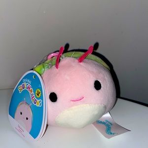 Squishmallows 3.5” Silvina Snail Clip Squishmallow